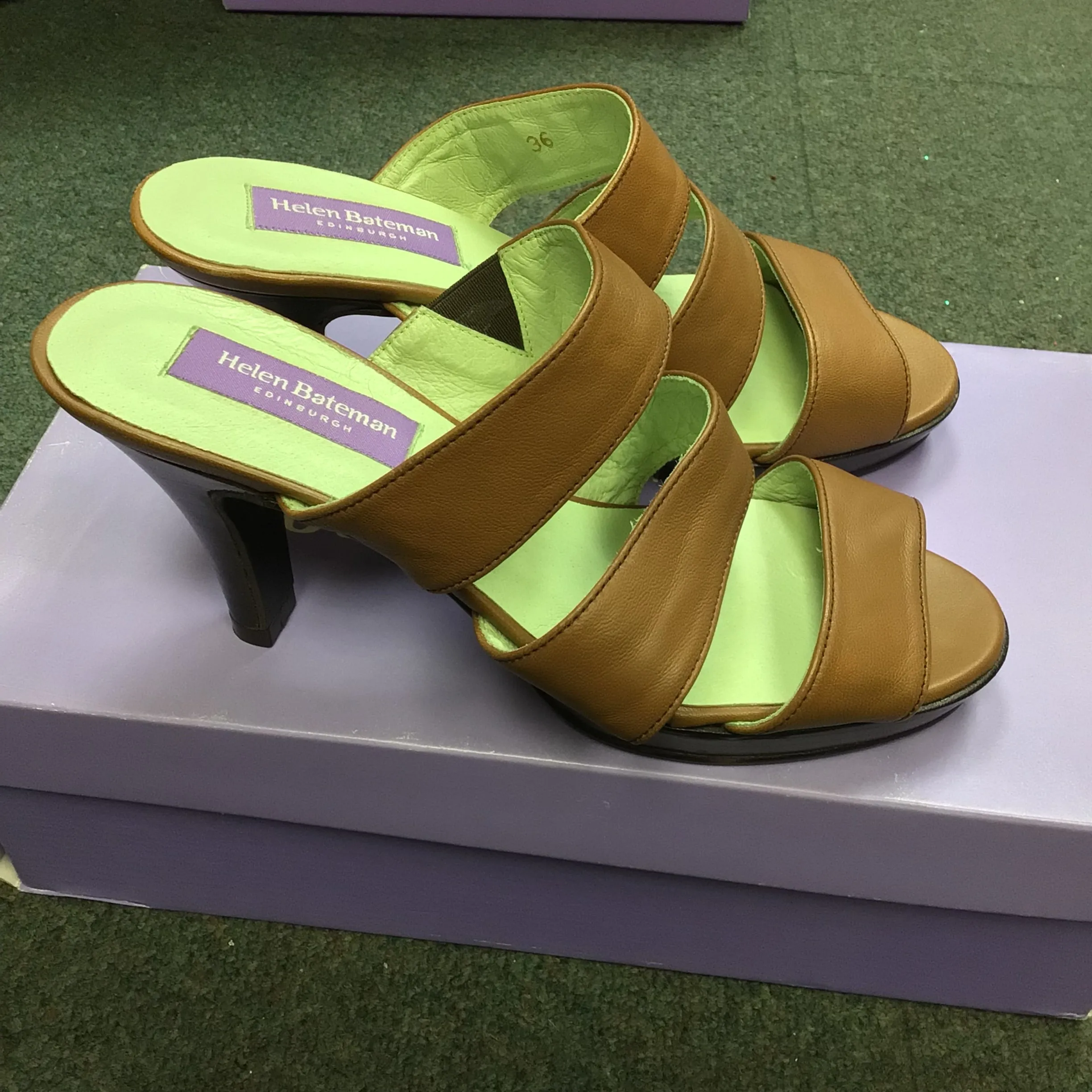 BNIB Helen Bateman Brown Wide Strappy Heeled Sandals Size 36