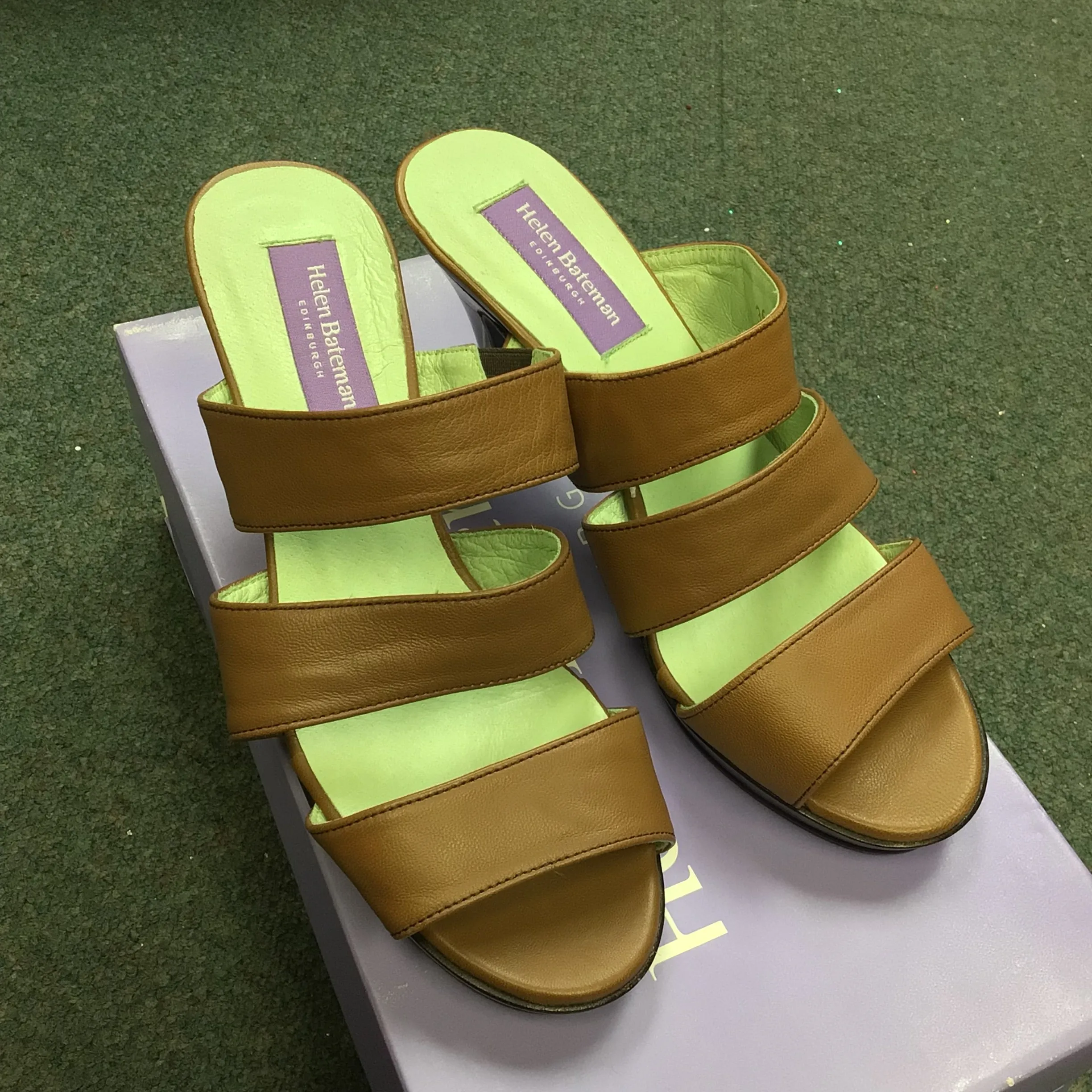 BNIB Helen Bateman Brown Wide Strappy Heeled Sandals Size 36