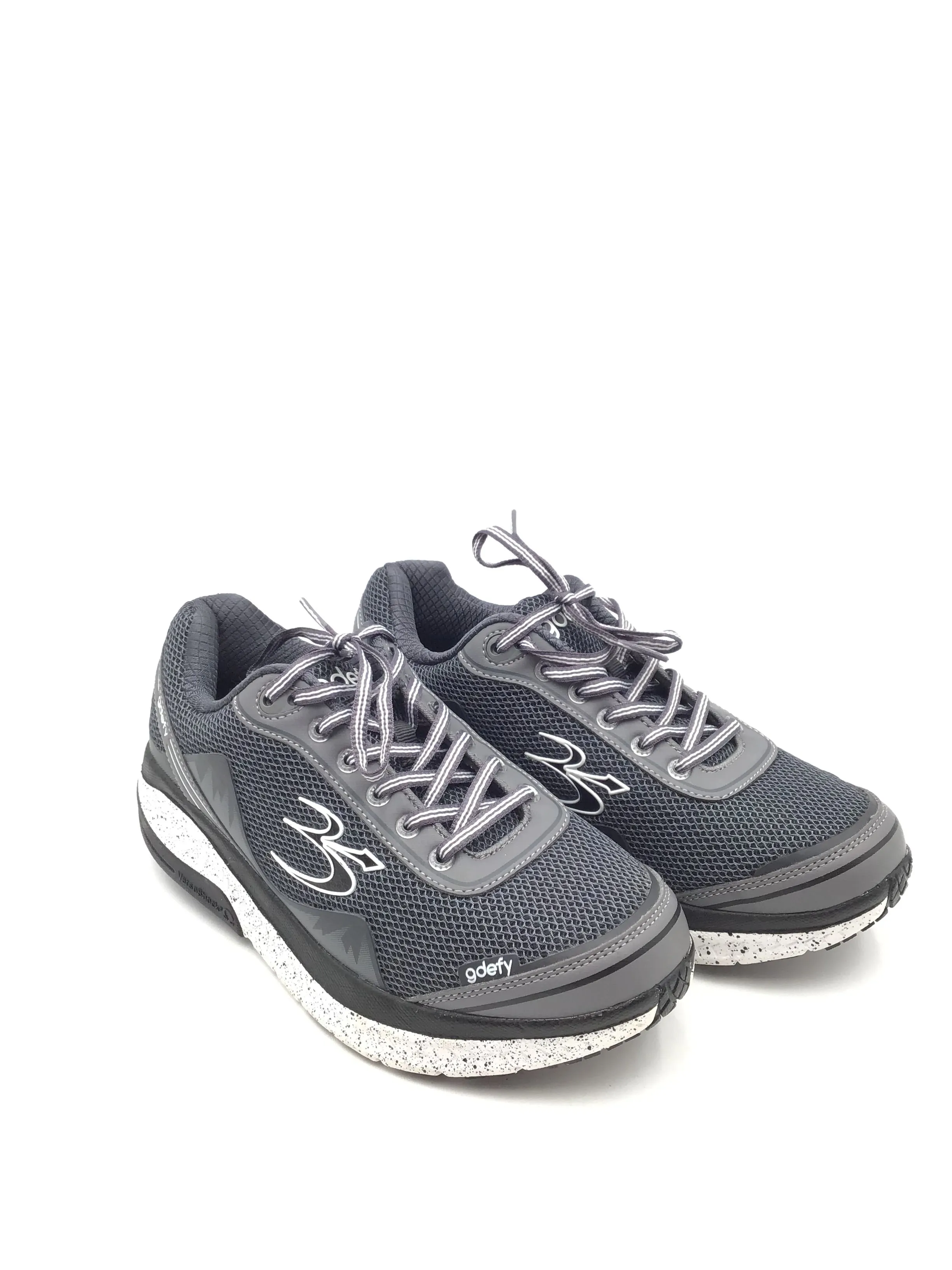 Shoes Athletic By Clothes Mentor In Grey & White, Size: 9