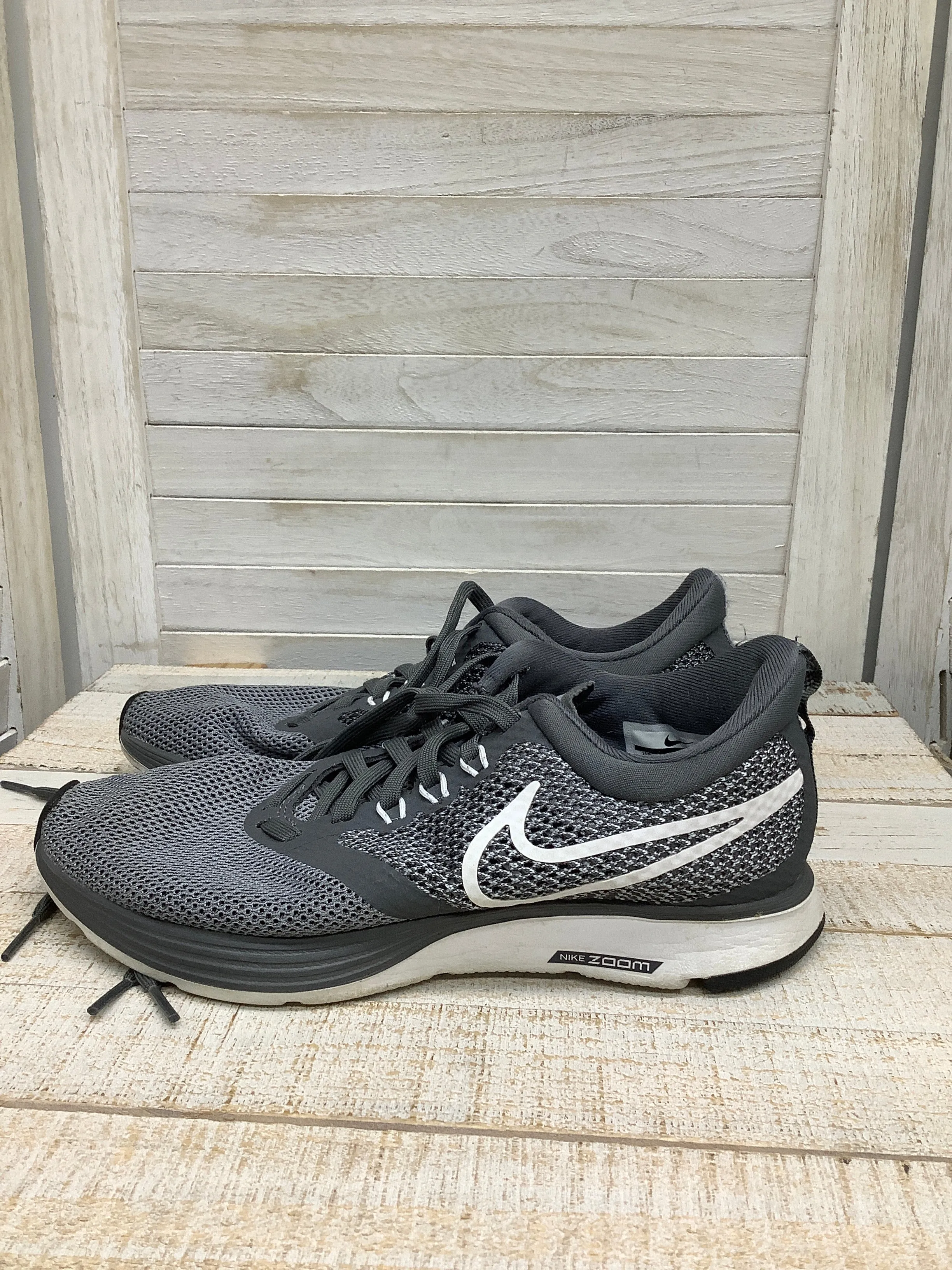 Shoes Athletic By Nike  Size: 6